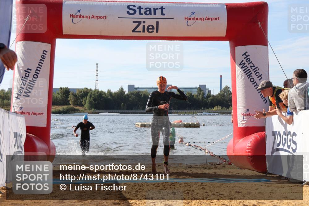 07.09.2025 - 19. Norderstedt Triathlon Luisa Fischer http://msf.ph/oto/8743101 07.09.2025 10:20:48 Schwimmen 646, 654 meine-sportfotos.de