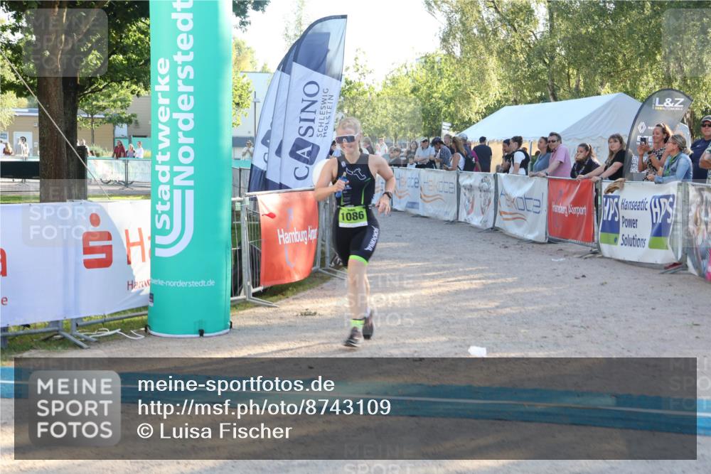 07.09.2025 - 19. Norderstedt Triathlon Luisa Fischer http://msf.ph/oto/8743109 07.09.2025 17:03:07 Ziel 868, 1086 meine-sportfotos.de