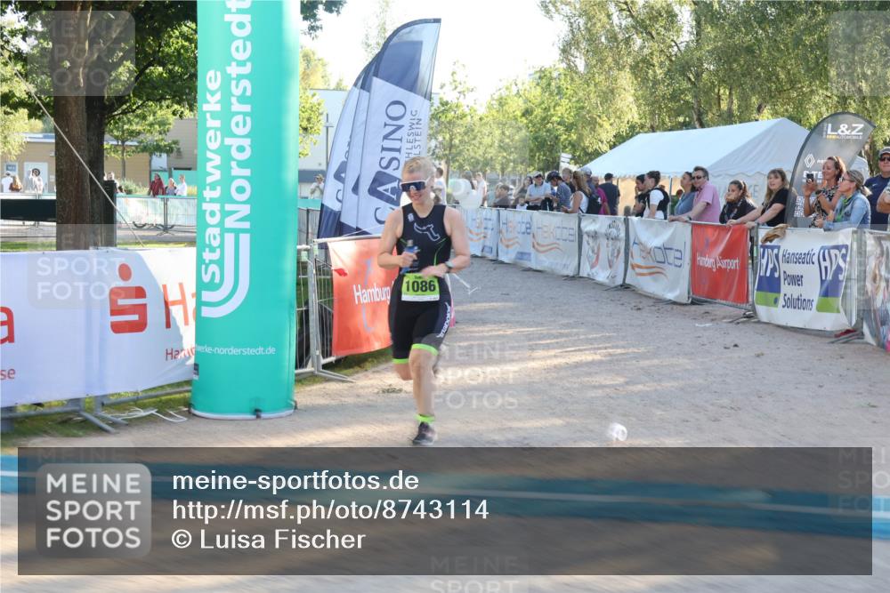07.09.2025 - 19. Norderstedt Triathlon Luisa Fischer http://msf.ph/oto/8743114 07.09.2025 17:03:07 Ziel 868, 1086 meine-sportfotos.de