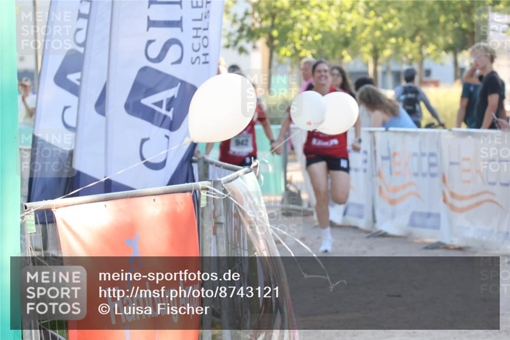 07.09.2025 - 19. Norderstedt Triathlon Luisa Fischer http://msf.ph/oto/8743121 07.09.2025 17:04:07 Ziel 942 meine-sportfotos.de