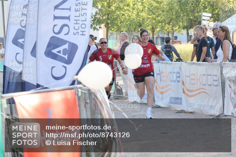 07.09.2025 - 19. Norderstedt Triathlon Luisa Fischer http://msf.ph/oto/8743126 07.09.2025 17:04:08 Ziel 942 meine-sportfotos.de