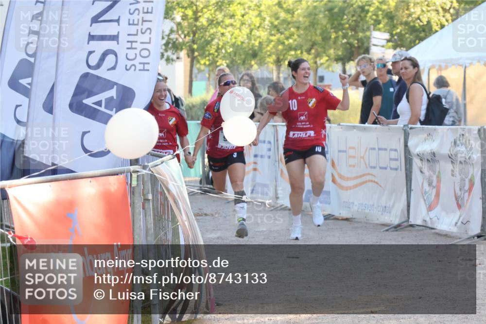 07.09.2025 - 19. Norderstedt Triathlon Luisa Fischer http://msf.ph/oto/8743133 07.09.2025 17:04:08 Ziel 942 meine-sportfotos.de
