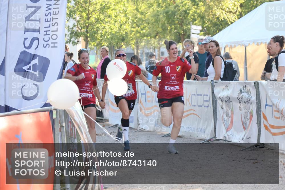 07.09.2025 - 19. Norderstedt Triathlon Luisa Fischer http://msf.ph/oto/8743140 07.09.2025 17:04:08 Ziel 942 meine-sportfotos.de