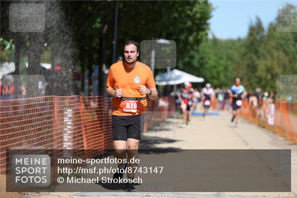 07.09.2025 - 19. Norderstedt Triathlon Michael Strokosch http://msf.ph/oto/8743147 07.09.2025 13:08:42 Laufen 810 meine-sportfotos.de