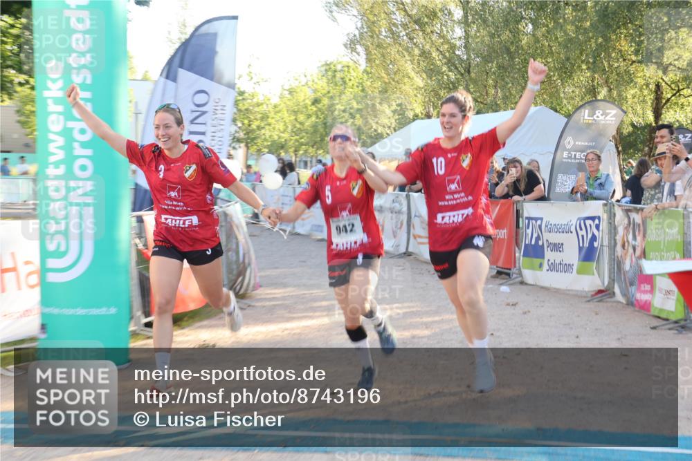 07.09.2025 - 19. Norderstedt Triathlon Luisa Fischer http://msf.ph/oto/8743196 07.09.2025 17:04:11 Ziel 942 meine-sportfotos.de