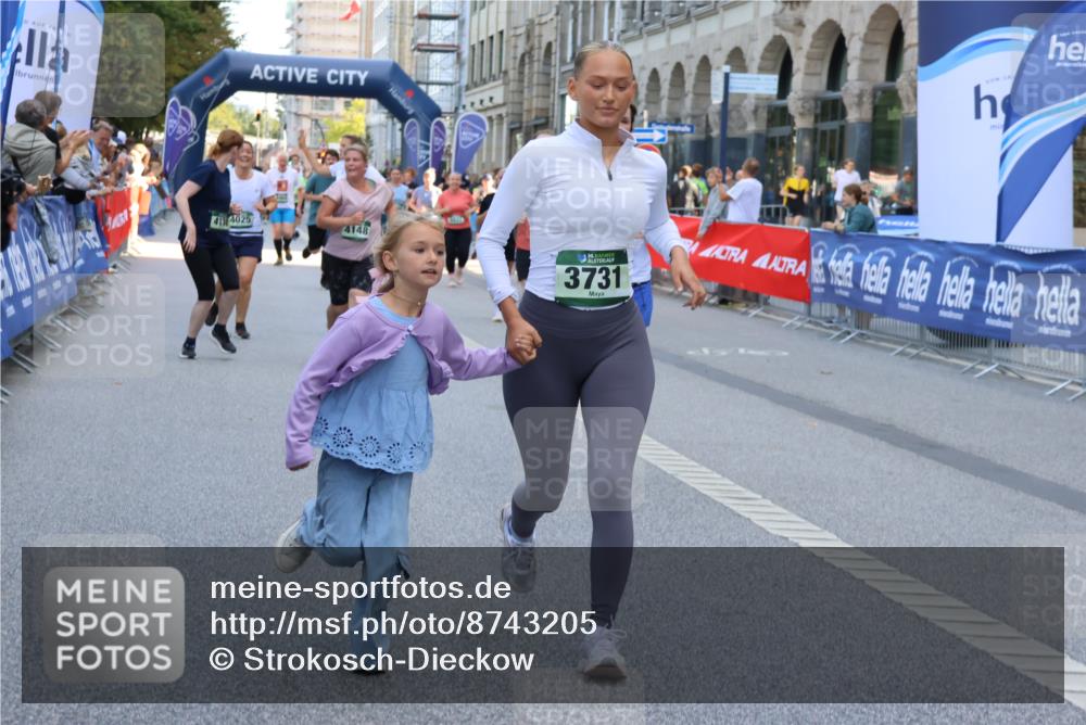 07.09.2025 - BARMER Alsterlauf Strokosch-Dieckow http://msf.ph/oto/8743205 07.09.2025 10:17:59 Ziel 2255, 2488, 2571, 2575, 2715, 3021, 3052, 3138, 3139, 3478, 3993, 4293, 4343, 4661, 5403, 5405, 8021 meine-sportfotos.de