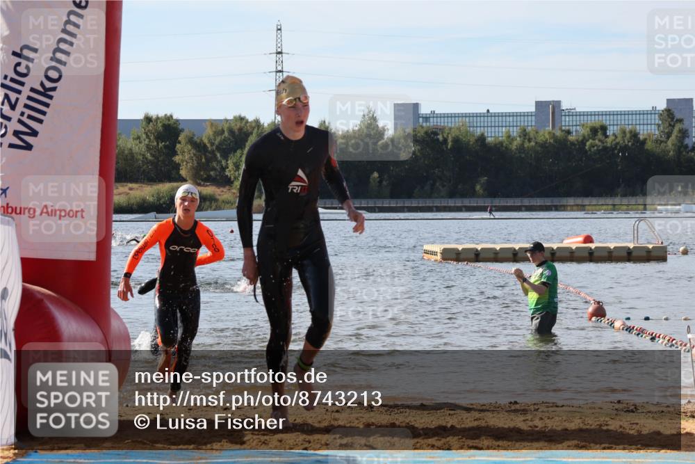 07.09.2025 - 19. Norderstedt Triathlon Luisa Fischer http://msf.ph/oto/8743213 07.09.2025 10:21:03 Schwimmen 654, 657, 675, 677 meine-sportfotos.de