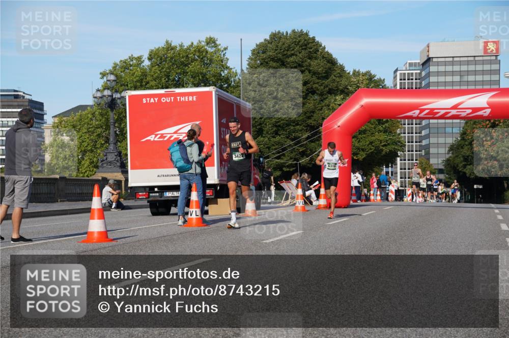 07.09.2025 - BARMER Alsterlauf Yannick Fuchs http://msf.ph/oto/8743215 07.09.2025 09:29:02 Laufen 3422, 6316 meine-sportfotos.de