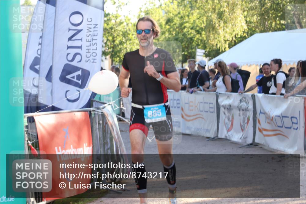 07.09.2025 - 19. Norderstedt Triathlon Luisa Fischer http://msf.ph/oto/8743217 07.09.2025 17:05:43 Ziel 885 meine-sportfotos.de