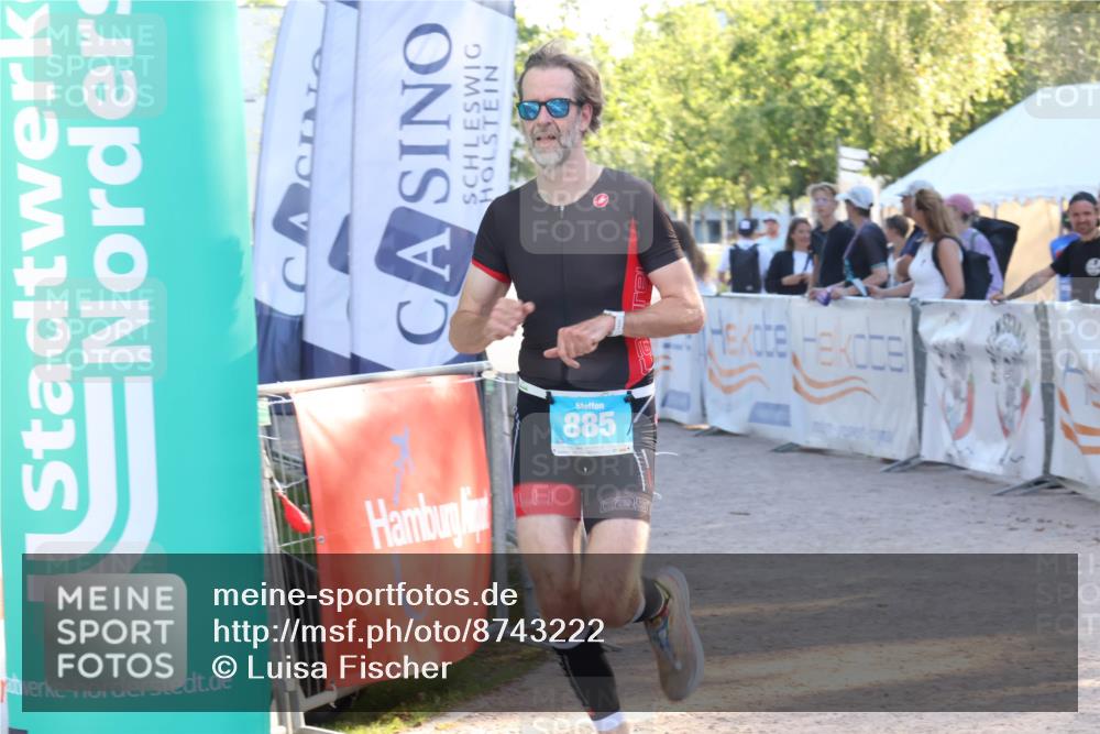 07.09.2025 - 19. Norderstedt Triathlon Luisa Fischer http://msf.ph/oto/8743222 07.09.2025 17:05:43 Ziel 885 meine-sportfotos.de