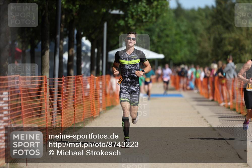 07.09.2025 - 19. Norderstedt Triathlon Michael Strokosch http://msf.ph/oto/8743223 07.09.2025 11:56:26 Laufen 1155, 1175 meine-sportfotos.de