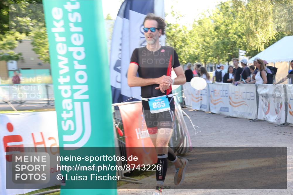 07.09.2025 - 19. Norderstedt Triathlon Luisa Fischer http://msf.ph/oto/8743226 07.09.2025 17:05:43 Ziel 885 meine-sportfotos.de