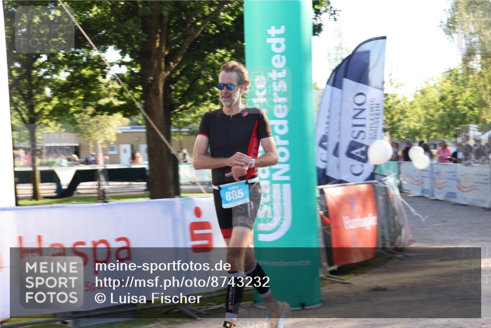 07.09.2025 - 19. Norderstedt Triathlon Luisa Fischer http://msf.ph/oto/8743232 07.09.2025 17:05:44 Ziel 885 meine-sportfotos.de