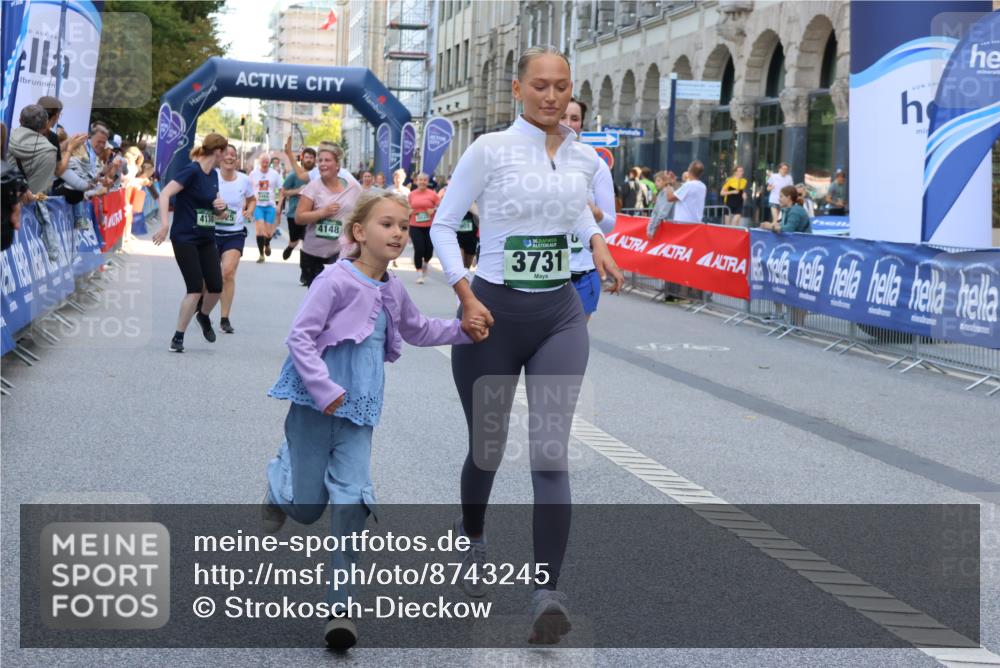 07.09.2025 - BARMER Alsterlauf Strokosch-Dieckow http://msf.ph/oto/8743245 07.09.2025 10:17:59 Ziel 2255, 2488, 2571, 2575, 2715, 3021, 3052, 3138, 3139, 3478, 3993, 4293, 4343, 4661, 5403, 5405, 8021 meine-sportfotos.de