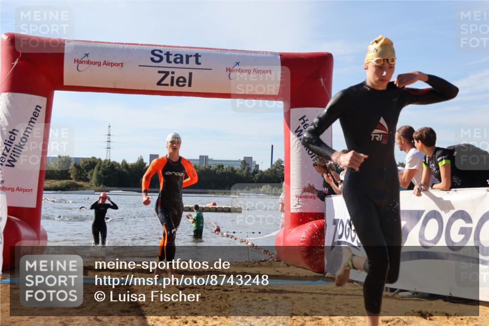 07.09.2025 - 19. Norderstedt Triathlon Luisa Fischer http://msf.ph/oto/8743248 07.09.2025 10:21:05 Schwimmen 657, 675, 677 meine-sportfotos.de