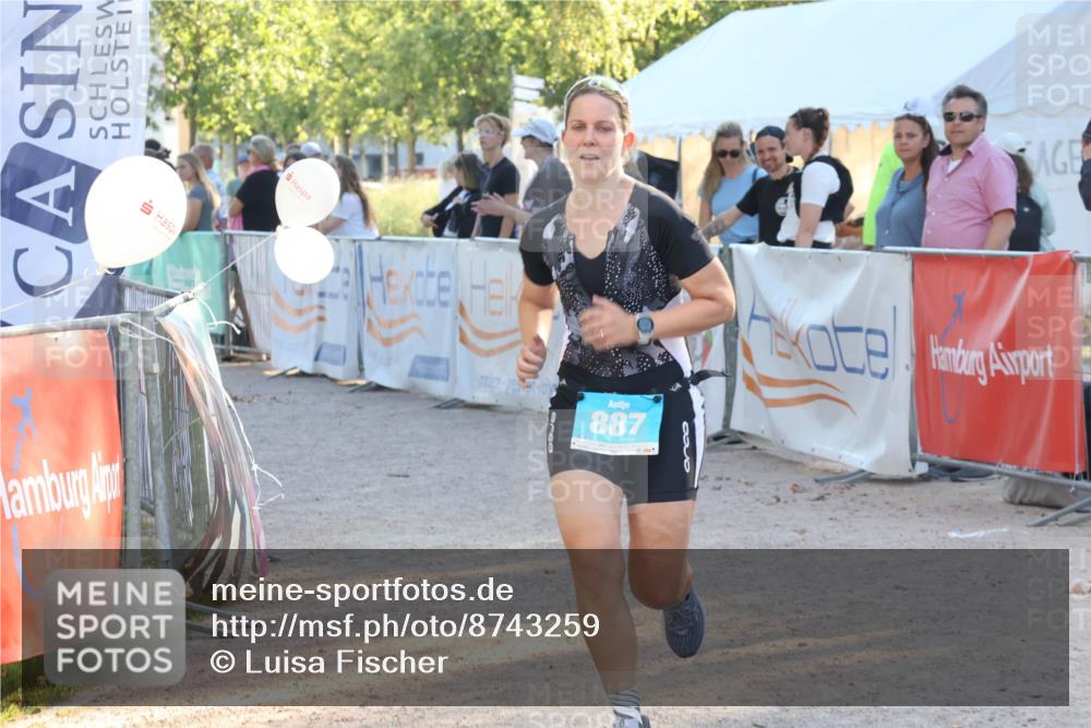 07.09.2025 - 19. Norderstedt Triathlon Luisa Fischer http://msf.ph/oto/8743259 07.09.2025 17:05:53 Ziel 887 meine-sportfotos.de