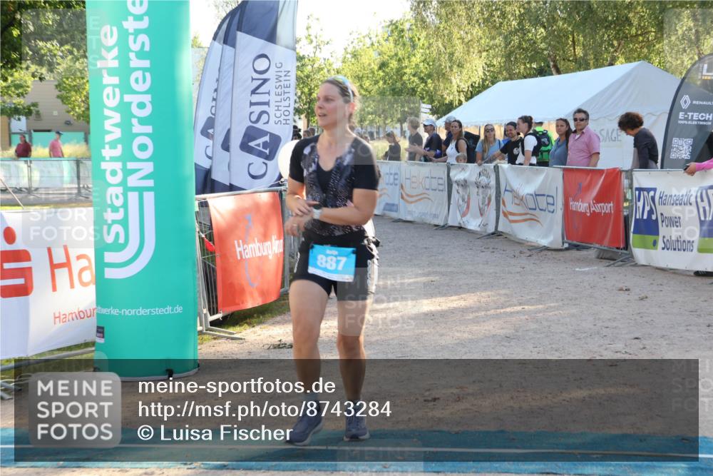 07.09.2025 - 19. Norderstedt Triathlon Luisa Fischer http://msf.ph/oto/8743284 07.09.2025 17:05:54 Ziel 887 meine-sportfotos.de