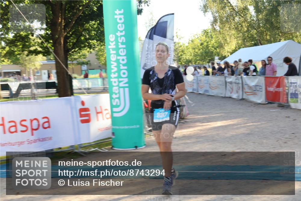 07.09.2025 - 19. Norderstedt Triathlon Luisa Fischer http://msf.ph/oto/8743294 07.09.2025 17:05:55 Ziel 887 meine-sportfotos.de