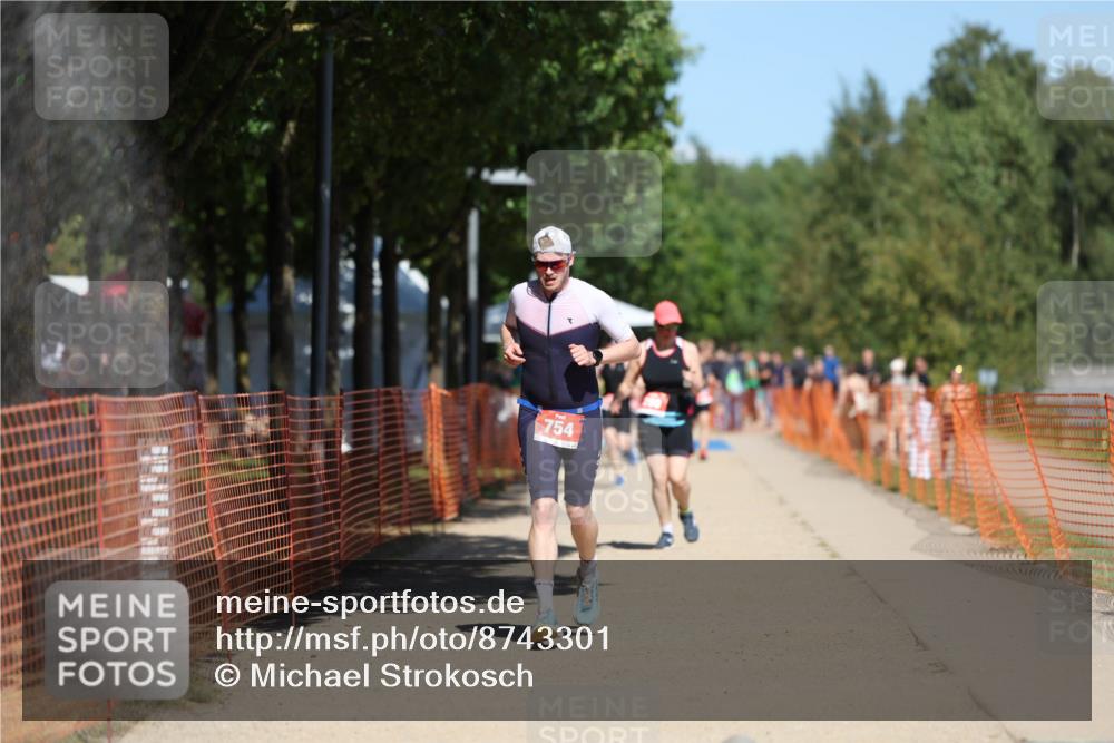 07.09.2025 - 19. Norderstedt Triathlon Michael Strokosch http://msf.ph/oto/8743301 07.09.2025 13:08:54 Laufen 220, 290, 713, 754 meine-sportfotos.de