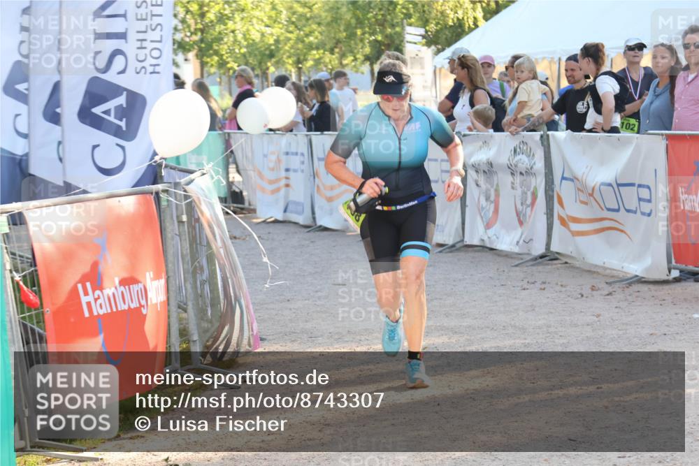 07.09.2025 - 19. Norderstedt Triathlon Luisa Fischer http://msf.ph/oto/8743307 07.09.2025 17:05:58 Ziel 887, 1108 meine-sportfotos.de