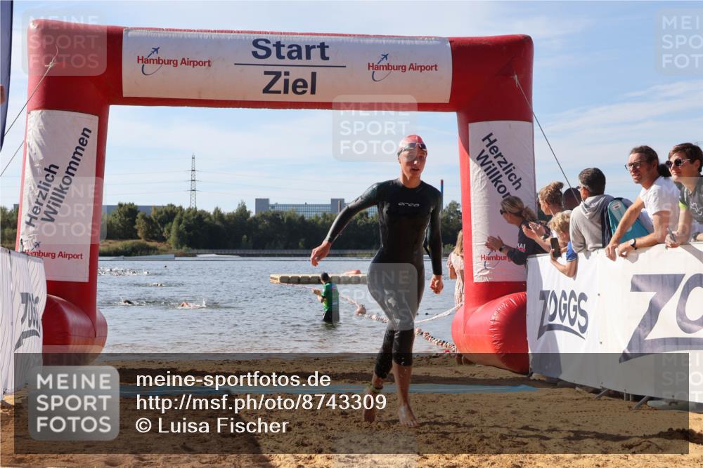 07.09.2025 - 19. Norderstedt Triathlon Luisa Fischer http://msf.ph/oto/8743309 07.09.2025 10:21:09 Schwimmen 657, 675, 677 meine-sportfotos.de