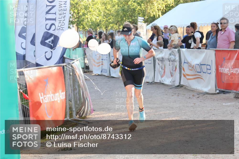 07.09.2025 - 19. Norderstedt Triathlon Luisa Fischer http://msf.ph/oto/8743312 07.09.2025 17:05:59 Ziel 887, 1108 meine-sportfotos.de