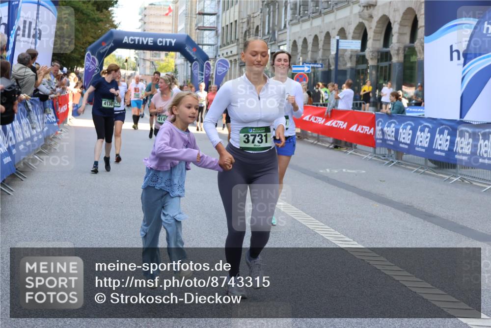 07.09.2025 - BARMER Alsterlauf Strokosch-Dieckow http://msf.ph/oto/8743315 07.09.2025 10:17:59 Ziel 2255, 2488, 2571, 2575, 2715, 3021, 3052, 3138, 3139, 3478, 3993, 4293, 4343, 4661, 5403, 5405, 8021 meine-sportfotos.de