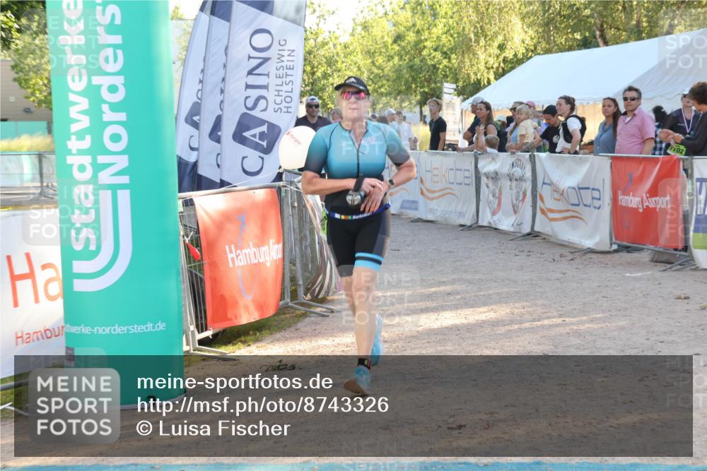 07.09.2025 - 19. Norderstedt Triathlon Luisa Fischer http://msf.ph/oto/8743326 07.09.2025 17:06:00 Ziel 887, 1108, 1409 meine-sportfotos.de