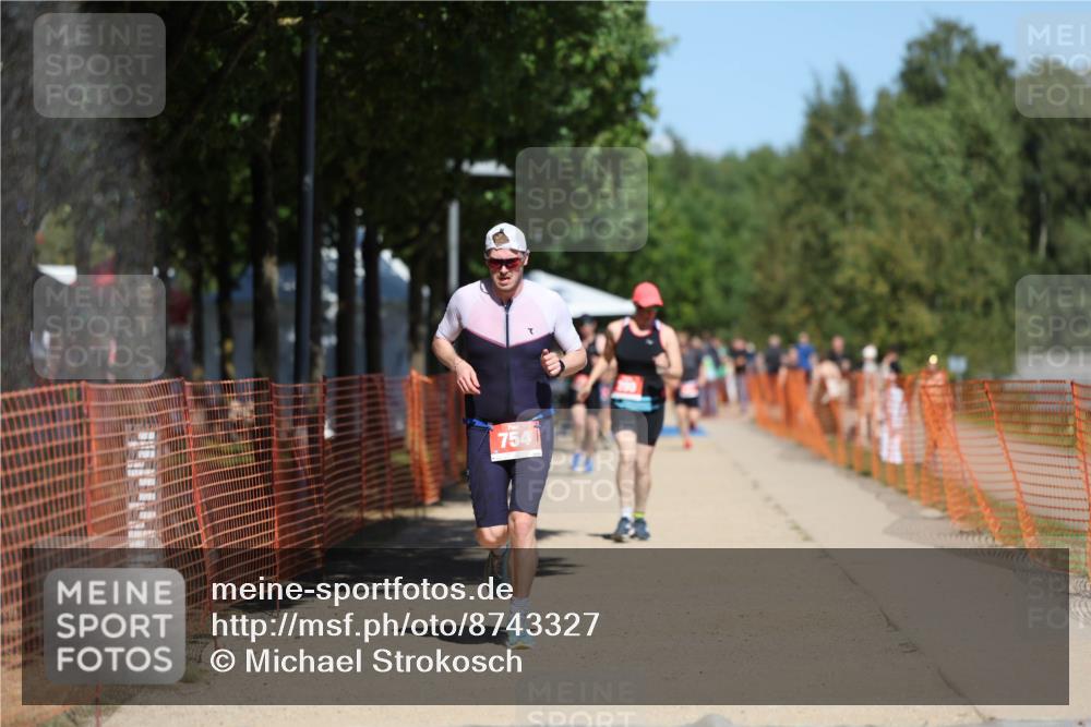 07.09.2025 - 19. Norderstedt Triathlon Michael Strokosch http://msf.ph/oto/8743327 07.09.2025 13:08:54 Laufen 220, 290, 713, 754 meine-sportfotos.de