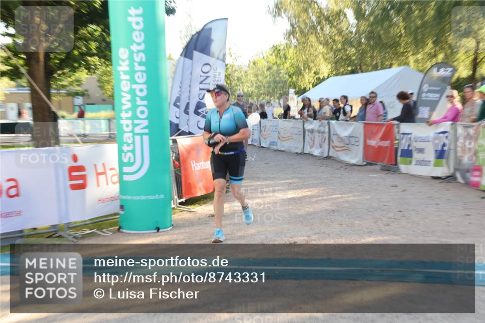 07.09.2025 - 19. Norderstedt Triathlon Luisa Fischer http://msf.ph/oto/8743331 07.09.2025 17:06:00 Ziel 887, 1108, 1409 meine-sportfotos.de