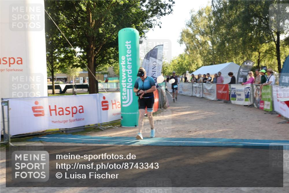 07.09.2025 - 19. Norderstedt Triathlon Luisa Fischer http://msf.ph/oto/8743343 07.09.2025 17:06:01 Ziel 887, 1108, 1409 meine-sportfotos.de