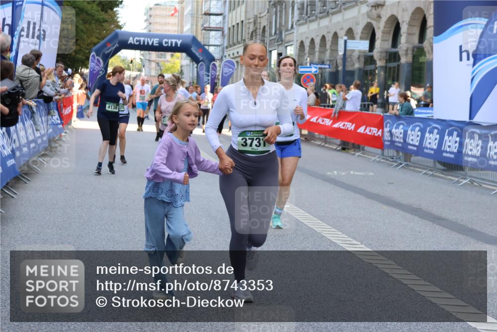 07.09.2025 - BARMER Alsterlauf Strokosch-Dieckow http://msf.ph/oto/8743353 07.09.2025 10:17:59 Ziel 2255, 2488, 2571, 2575, 2715, 3021, 3052, 3138, 3139, 3478, 3993, 4293, 4343, 4661, 5403, 5405, 8021 meine-sportfotos.de