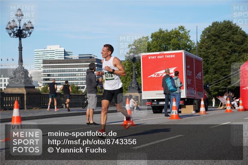 07.09.2025 - BARMER Alsterlauf Yannick Fuchs http://msf.ph/oto/8743356 07.09.2025 09:29:04 Laufen 6316, 19 meine-sportfotos.de