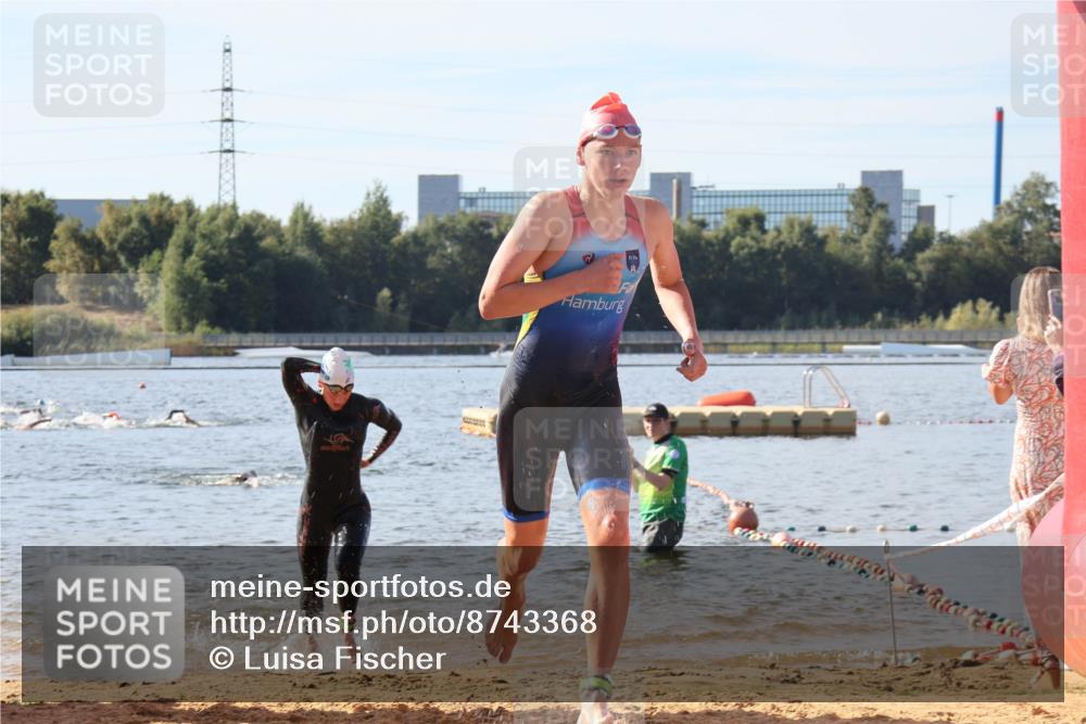 07.09.2025 - 19. Norderstedt Triathlon Luisa Fischer http://msf.ph/oto/8743368 07.09.2025 10:21:23 Schwimmen 649, 687 meine-sportfotos.de