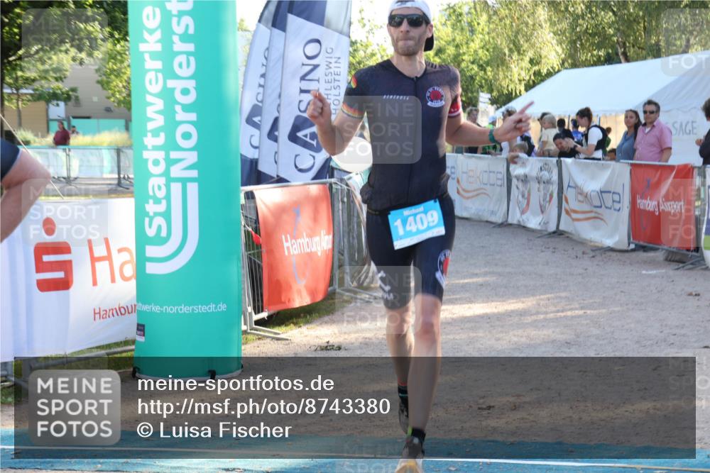 07.09.2025 - 19. Norderstedt Triathlon Luisa Fischer http://msf.ph/oto/8743380 07.09.2025 17:06:04 Ziel 1108, 1409 meine-sportfotos.de