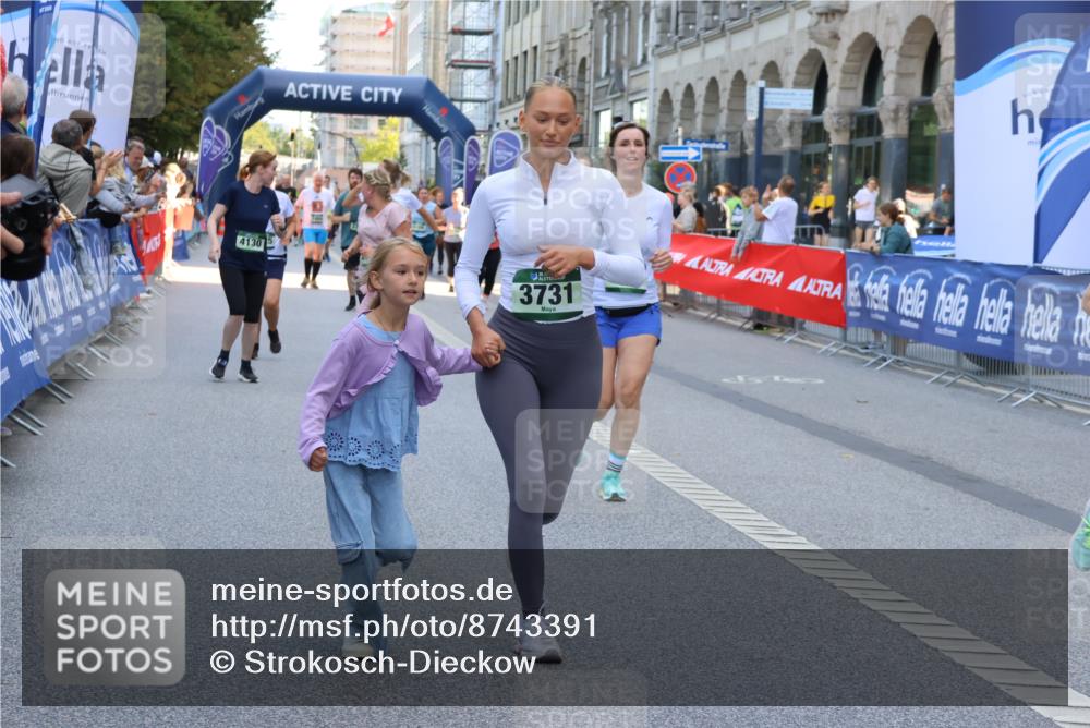 07.09.2025 - BARMER Alsterlauf Strokosch-Dieckow http://msf.ph/oto/8743391 07.09.2025 10:17:59 Ziel 2255, 2488, 2571, 2575, 2715, 3021, 3052, 3138, 3139, 3478, 3993, 4293, 4343, 4661, 5403, 5405, 8021 meine-sportfotos.de