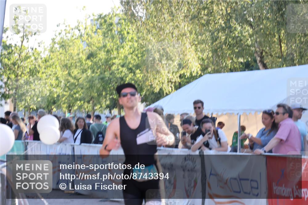 07.09.2025 - 19. Norderstedt Triathlon Luisa Fischer http://msf.ph/oto/8743394 07.09.2025 17:06:29 Ziel 1411 meine-sportfotos.de