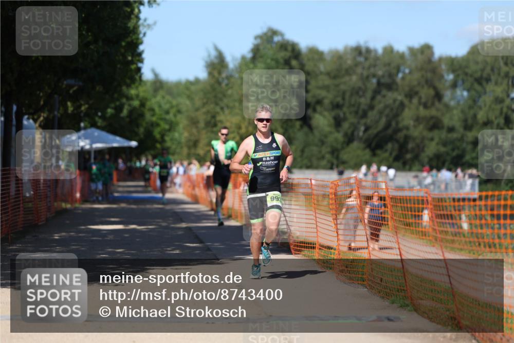 07.09.2025 - 19. Norderstedt Triathlon Michael Strokosch http://msf.ph/oto/8743400 07.09.2025 14:42:25 Laufen 993, 1014 meine-sportfotos.de