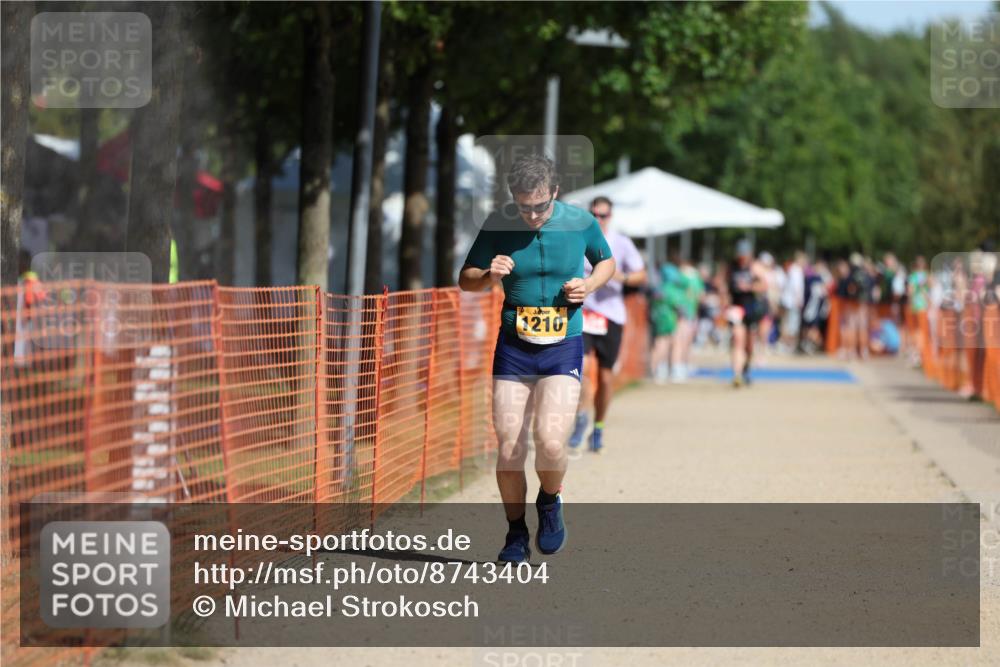 07.09.2025 - 19. Norderstedt Triathlon Michael Strokosch http://msf.ph/oto/8743404 07.09.2025 11:56:39 Laufen 1210, 1274 meine-sportfotos.de