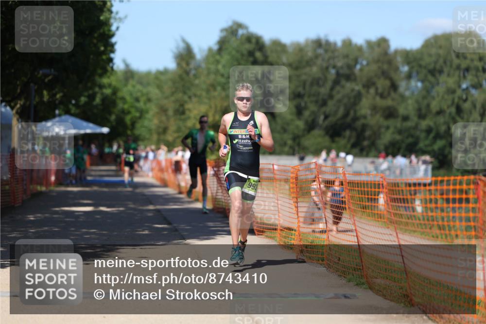 07.09.2025 - 19. Norderstedt Triathlon Michael Strokosch http://msf.ph/oto/8743410 07.09.2025 14:42:25 Laufen 993, 1014 meine-sportfotos.de