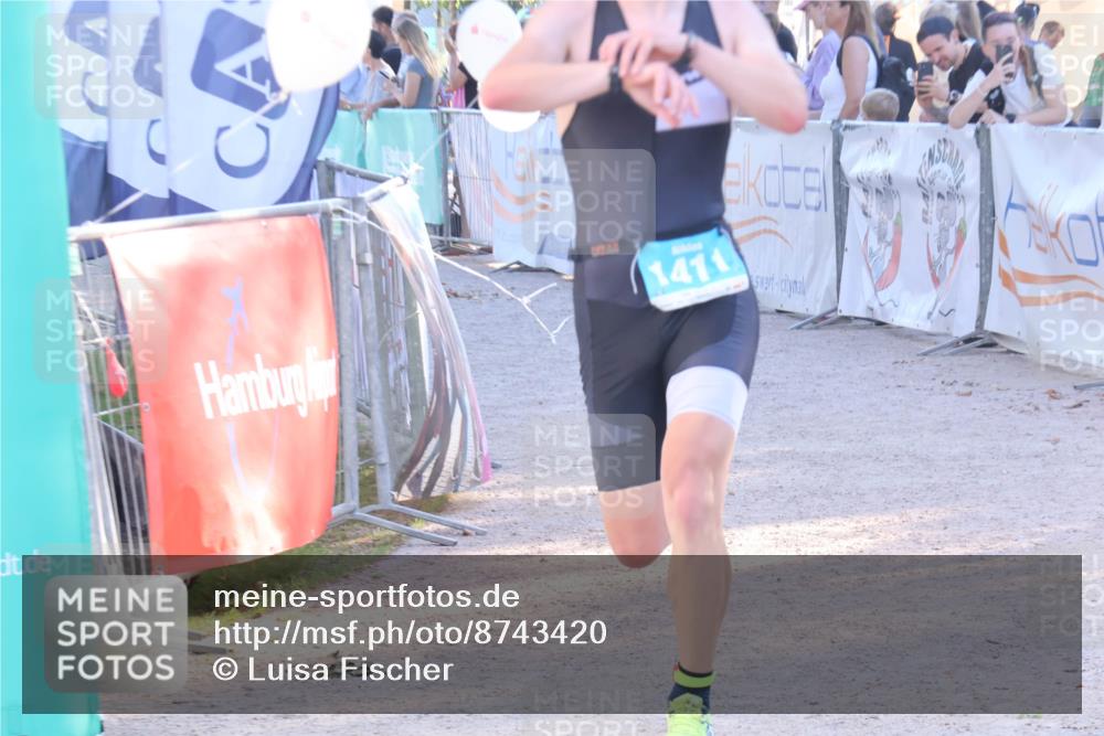 07.09.2025 - 19. Norderstedt Triathlon Luisa Fischer http://msf.ph/oto/8743420 07.09.2025 17:06:30 Ziel 1411 meine-sportfotos.de