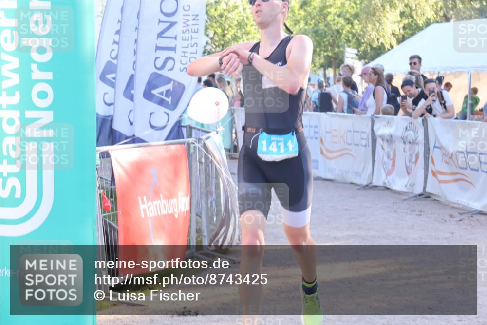07.09.2025 - 19. Norderstedt Triathlon Luisa Fischer http://msf.ph/oto/8743425 07.09.2025 17:06:30 Ziel 1411 meine-sportfotos.de