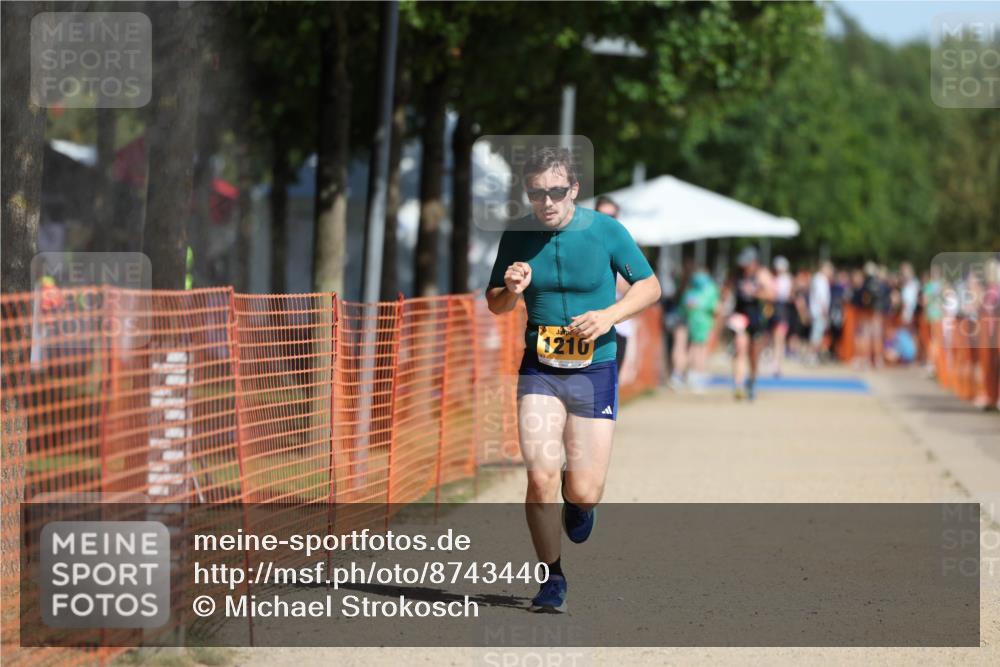 07.09.2025 - 19. Norderstedt Triathlon Michael Strokosch http://msf.ph/oto/8743440 07.09.2025 11:56:39 Laufen 1210, 1274 meine-sportfotos.de