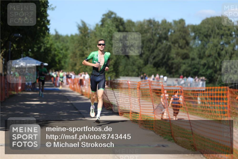 07.09.2025 - 19. Norderstedt Triathlon Michael Strokosch http://msf.ph/oto/8743445 07.09.2025 14:42:29 Laufen 993, 1014 meine-sportfotos.de