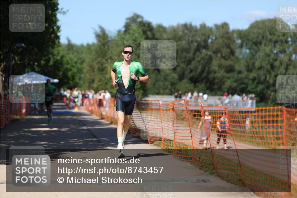 07.09.2025 - 19. Norderstedt Triathlon Michael Strokosch http://msf.ph/oto/8743457 07.09.2025 14:42:29 Laufen 993, 1014 meine-sportfotos.de