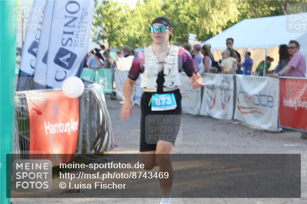 07.09.2025 - 19. Norderstedt Triathlon Luisa Fischer http://msf.ph/oto/8743469 07.09.2025 17:06:39 Ziel 873 meine-sportfotos.de
