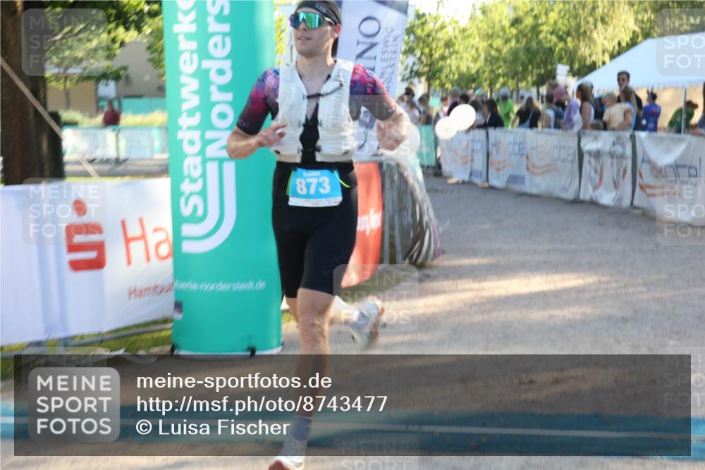 07.09.2025 - 19. Norderstedt Triathlon Luisa Fischer http://msf.ph/oto/8743477 07.09.2025 17:06:39 Ziel 873 meine-sportfotos.de