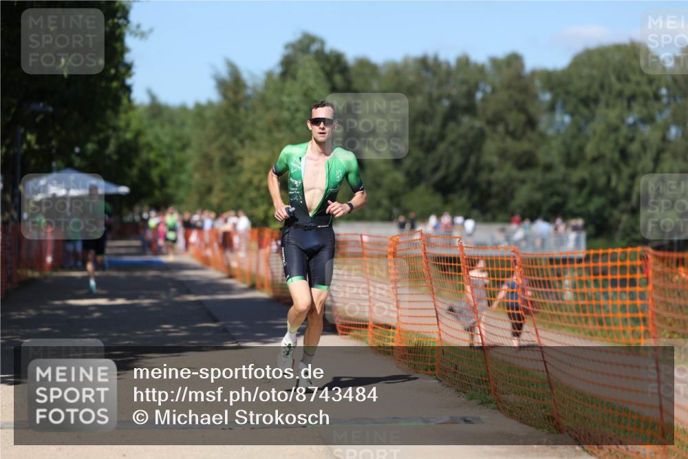 07.09.2025 - 19. Norderstedt Triathlon Michael Strokosch http://msf.ph/oto/8743484 07.09.2025 14:42:30 Laufen 993, 1014, 1015 meine-sportfotos.de