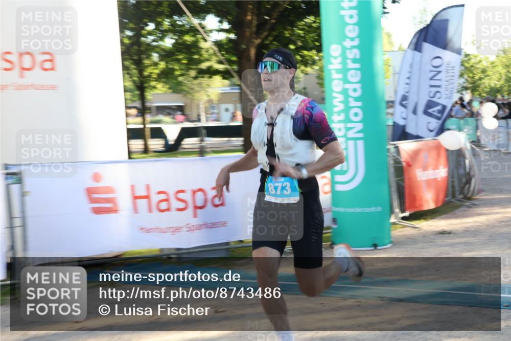 07.09.2025 - 19. Norderstedt Triathlon Luisa Fischer http://msf.ph/oto/8743486 07.09.2025 17:06:40 Ziel 873 meine-sportfotos.de