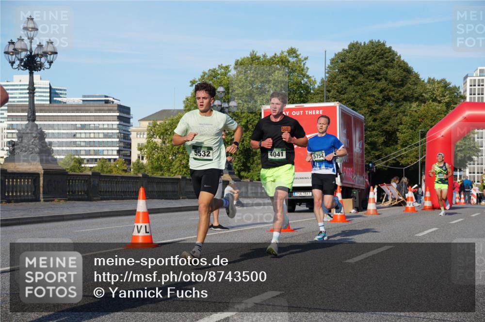 07.09.2025 - BARMER Alsterlauf Yannick Fuchs http://msf.ph/oto/8743500 07.09.2025 09:29:14 Laufen 5532, 4041, 5754, 1 meine-sportfotos.de